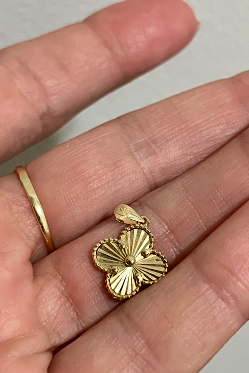 Elegant 18k Pure Solid Gold 4-leave Motif Diamond Cut Clover Pendant 1 gram