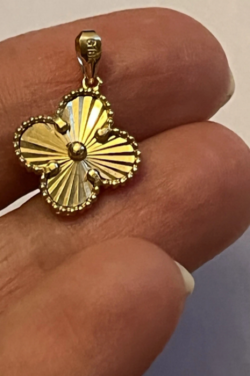 Elegant 18k Pure Solid Gold 4-leave Motif Diamond Cut Clover Pendant 1 gram