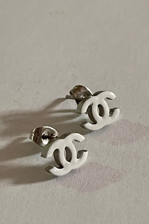 White CC Logo Stud Earrings – Minimalist Chic Fashion Earrings