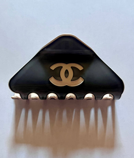Black & Cream CC Triangle Hair Claw